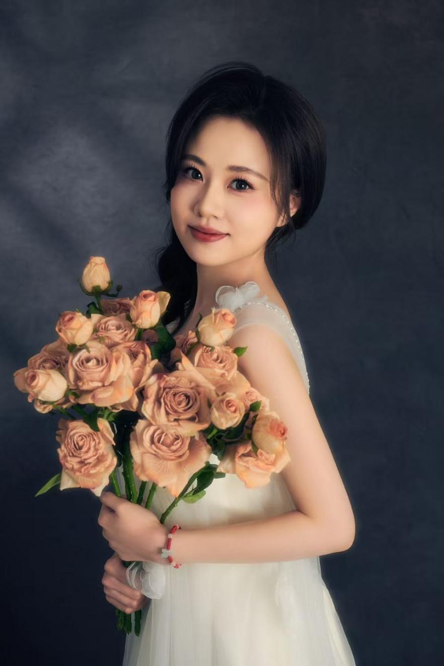 2138CC太阳集团教师——罗倩妮